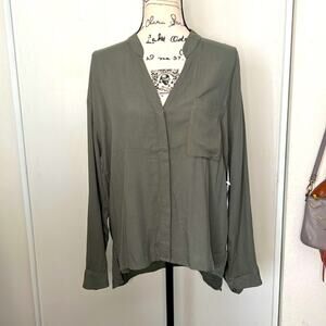 NWT! Young Fabulous & Broke Army Green Button Down Blouse Size Medium